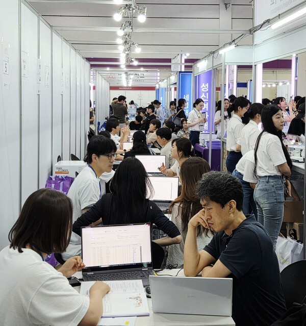 [포토] 성신여대, 2027학년도 수시 박람회 현장 - 뉴스 썸네일 이미지